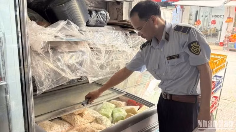 Hiện nay, tại Thái Bình các mặt hàng thực phẩm đóng gói sẵn khi cơ quan Quản lý thị trường kiểm tra thường không có tem nhãn, không xuất xứ, trôi nổi.