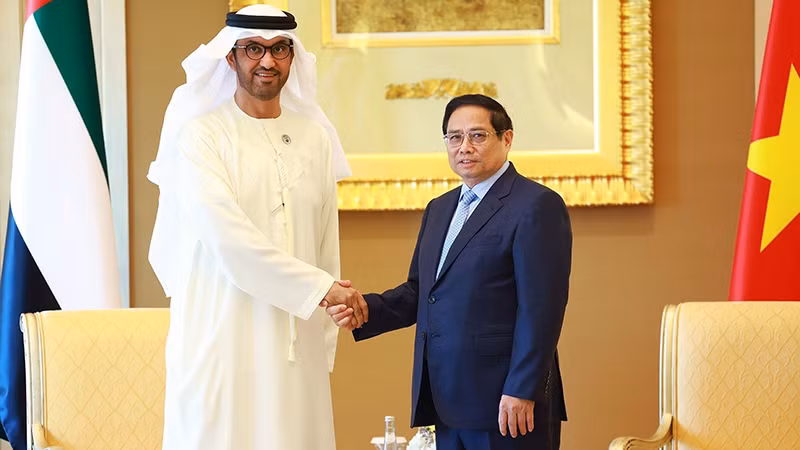 Thủ tướng Phạm Minh Chính tiếp Bộ trưởng Công nghiệp và Công nghệ cao UAE, CEO Tập đoàn Dầu khí Quốc gia Abu Dhabi (ADNOC) Sultan bin Ahmed Al Jaber. (Ảnh TTXVN) 
