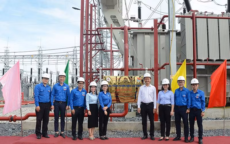 Lễ khánh thành công trình thanh niên cấp Khối Doanh nghiệp Trung ương tại Trạm 220kV Bến Lức, Long An. 