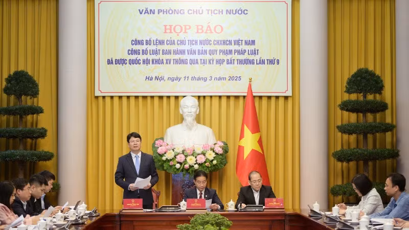 Thứ trưởng Tư pháp Nguyễn Thanh Tịnh thông tin tại họp báo.