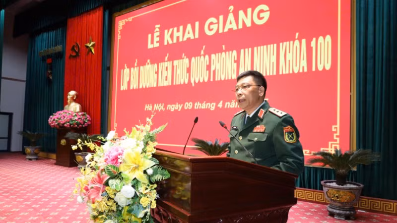 Thượng tướng Trần Việt Khoa, Giám đốc Học viện Quốc phòng phát biểu tại buổi lễ. Thượng tướng Trần Việt Khoa, Giám đốc Học viện Quốc phòng phát biểu tại buổi lễ.