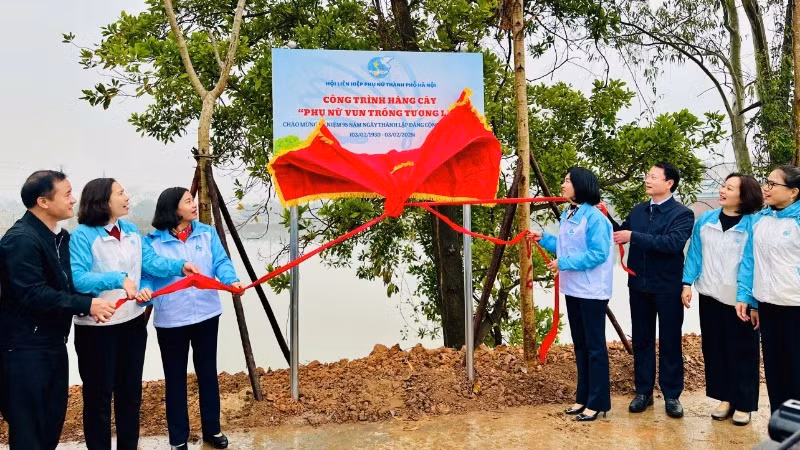 Khánh thành công trình hàng cây "Phụ nữ vun trồng tương lai".