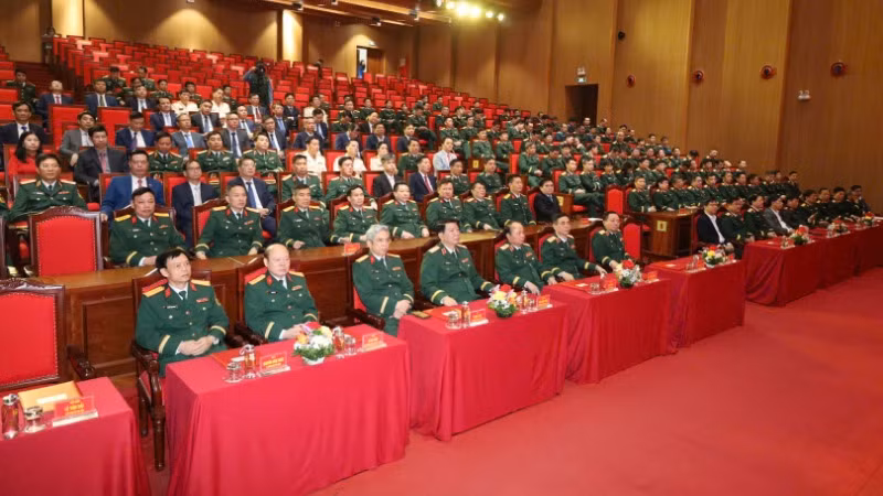 Các đại biểu tham dự buổi lễ khai giảng. Các đại biểu tham dự buổi lễ khai giảng.