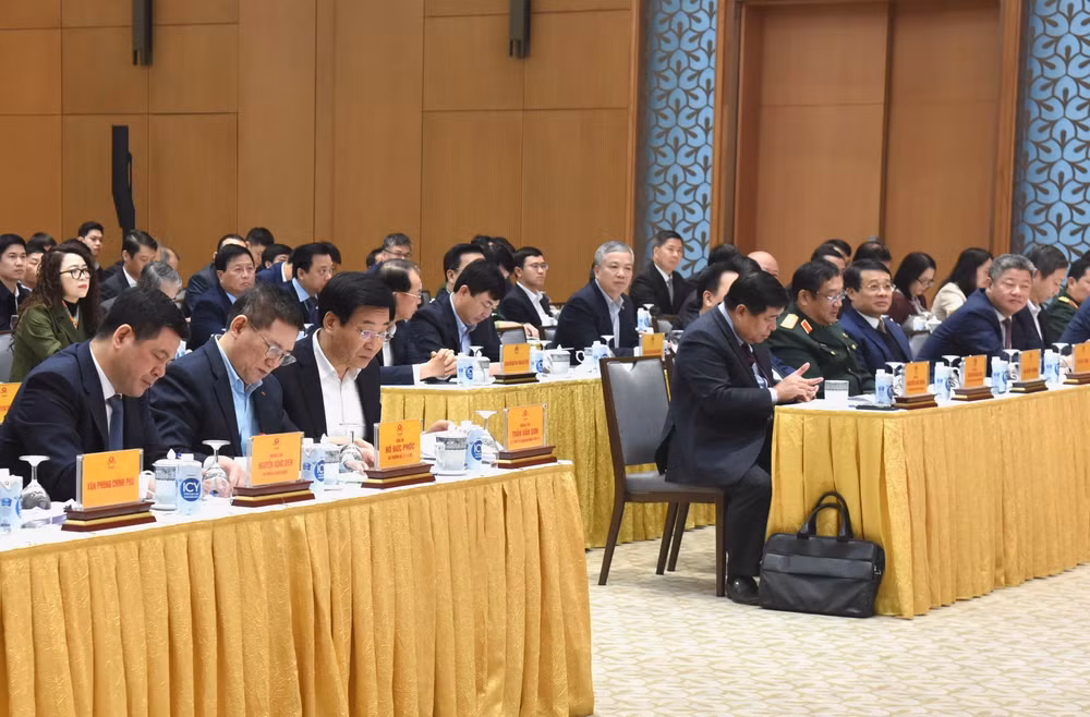 Đại diện lãnh đạo các bộ, ban, ngành tham dự Hội nghị.
