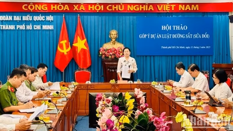 Các đại biểu đã có những đóng góp về nhiều nội dung trong dự thảo.