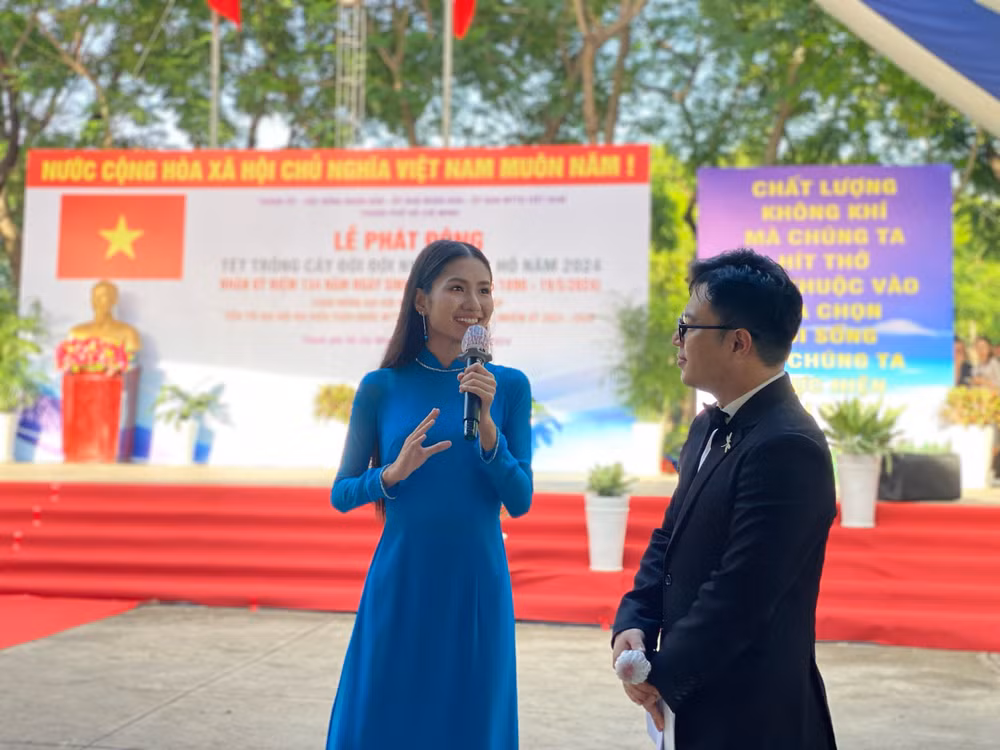 Hoa hậu Môi trường thế giới 2023 chia sẻ về ý nghĩa "Tết trồng cây đời đời nhớ ơn Bác Hồ". Hoa hậu Môi trường thế giới 2023 chia sẻ về ý nghĩa "Tết trồng cây đời đời nhớ ơn Bác Hồ".