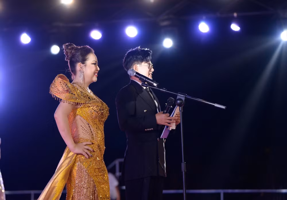 Lê Thùy tự tin trong phần thi ứng xử với thông điệp lan tỏa cảm hứng đến các nữ doanh nhân.
