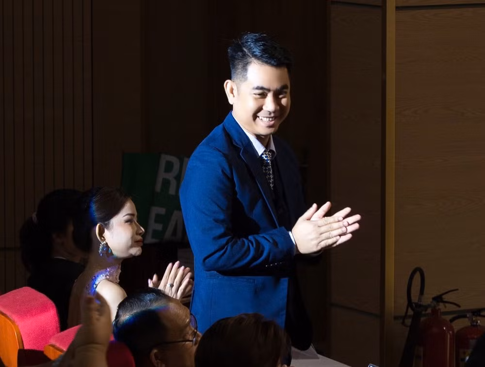 Nhà báo Trung Hoàng - Giám đốc truyền thông cuộc thi.