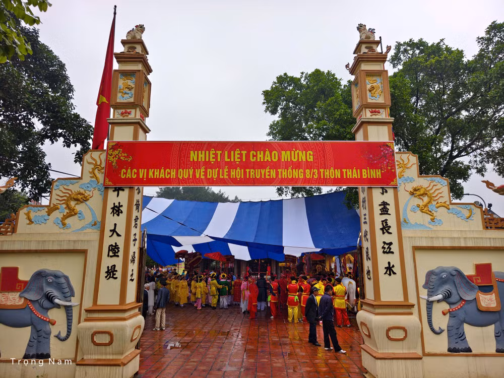 Đình làng Thái Bình, xã Mai Lâm, nơi diễn ra lễ hội truyền thống đậm đà bản sắc vào dịp 8/3 âm lịch hằng năm.