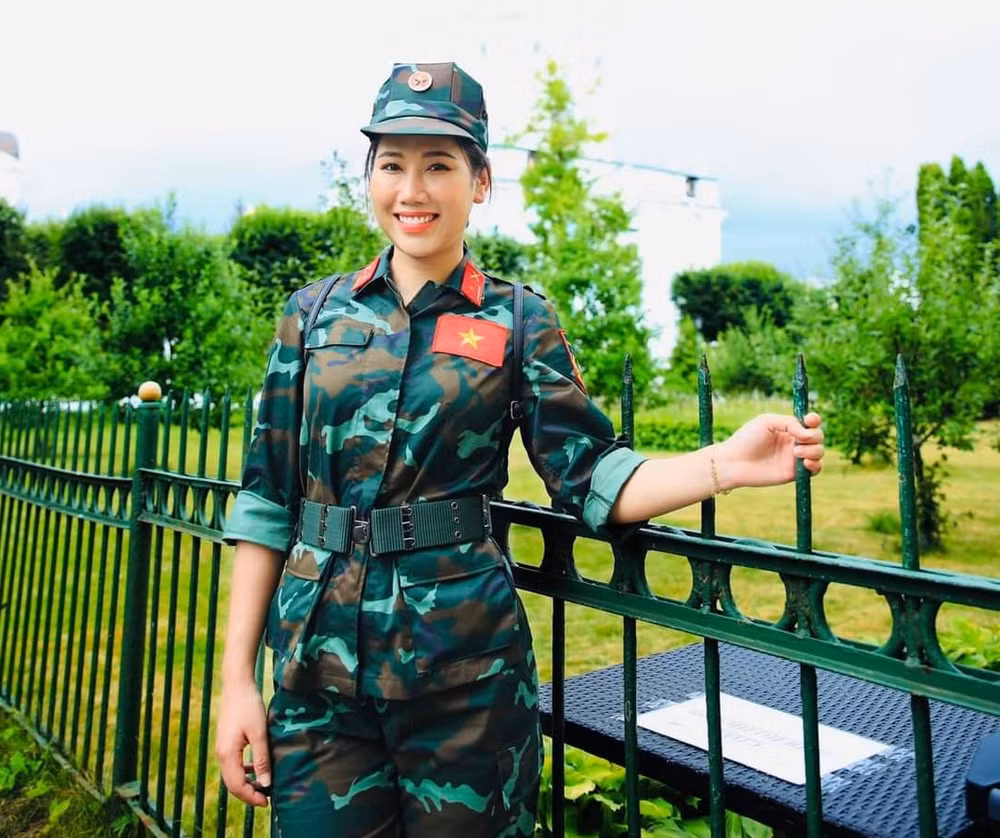 Phục vụ quân dân các vùng hải đảo, biên cương luôn là mong muốn của nữ ca sĩ trẻ Mai Chi.