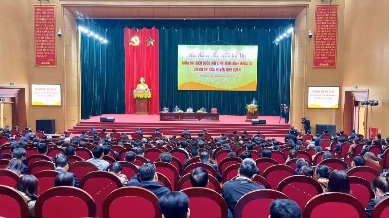 Quang cảnh buổi tiếp xúc. 