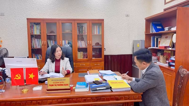 Phóng vấn Giám đốc Sở Y tế Ninh Bình Phạm Thị Phương Hạnh về nâng cao chất lượng dân số và chăm sóc sức khỏe người dân. (Ảnh: YẾN TRINH)