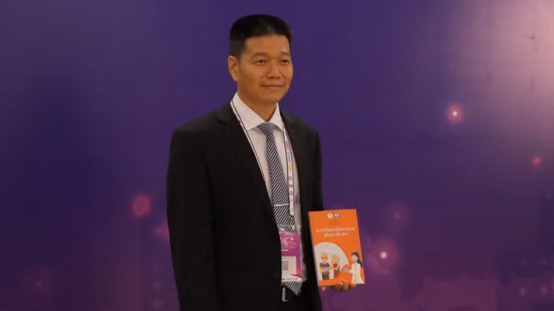 PGS,TS Lê Hữu Doanh, Giám đốc Bệnh viện Da Liễu Trung ương.
