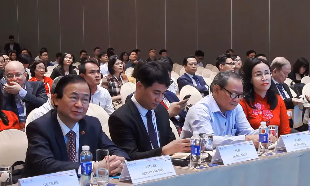 Các đại biểu tham gia hội nghị.