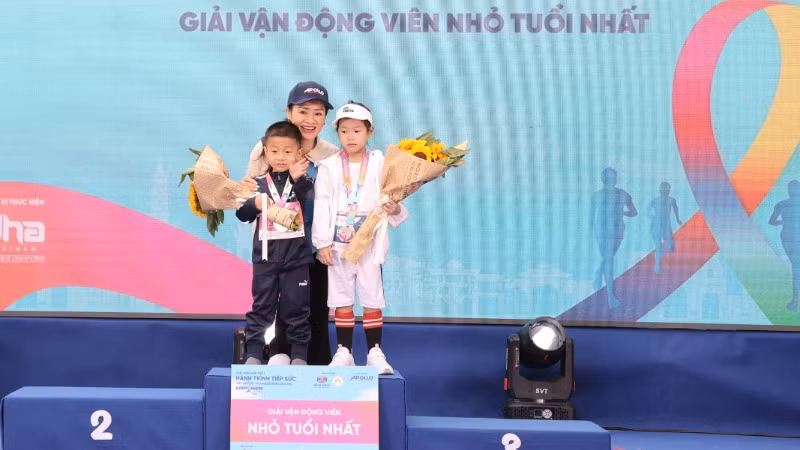 Giải chạy có sự tham gia của những em nhỏ.