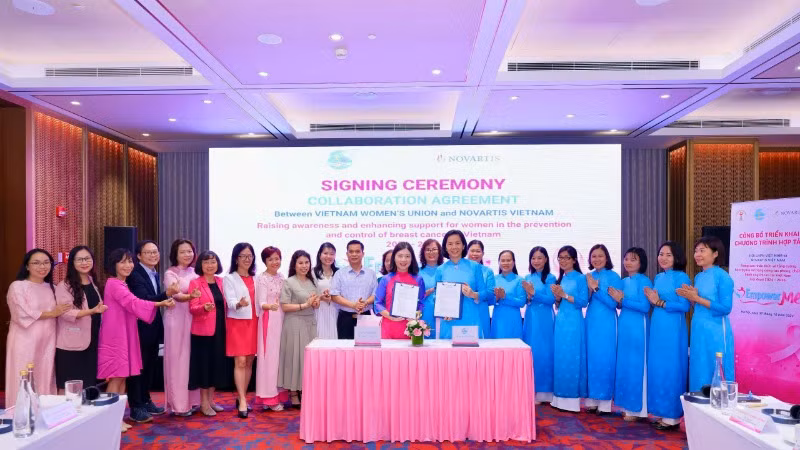 Trung ương Hội Liên hiệp Phụ nữ Việt Nam và Công ty TNHH Novartis Việt Nam ký kết Thỏa thuận hợp tác. Trung ương Hội Liên hiệp Phụ nữ Việt Nam và Công ty TNHH Novartis Việt Nam ký kết Thỏa thuận hợp tác.