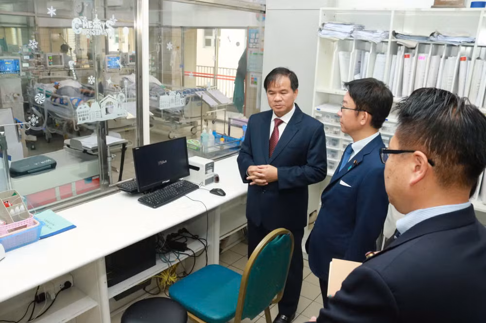 Đoàn nghị sĩ Thượng viện Nhật bản khảo sát hiệu quả trang thiết bị y tế trong các dự án ODA. Đoàn nghị sĩ Thượng viện Nhật bản khảo sát hiệu quả trang thiết bị y tế trong các dự án ODA.