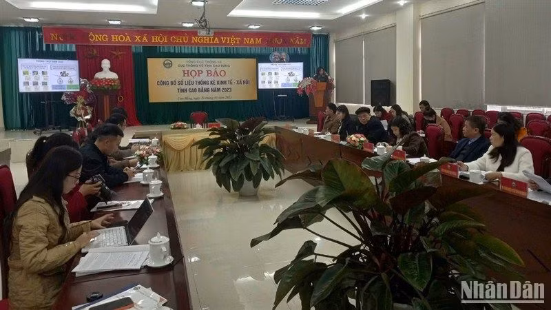 Quang cảnh buổi họp báo.