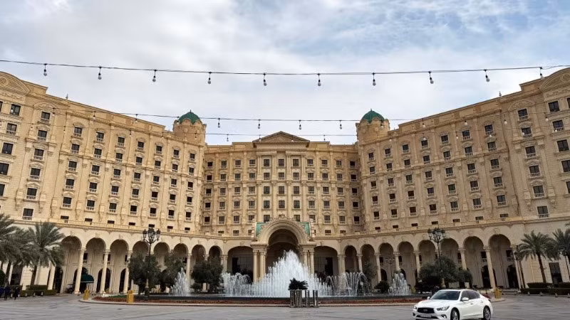 Quang cảnh khách sạn Ritz-Carlton ở Riyadh, Saudi Arabia, ngày 23/3/2025. (Ảnh: THX/TTXVN)