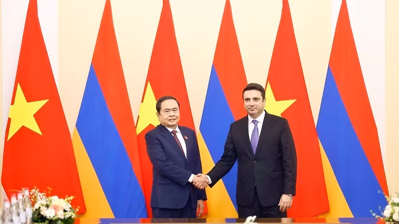 Chủ tịch Quốc hội Trần Thanh Mẫn hội đàm với Chủ tịch Quốc hội Armenia Alen Simonyan. (Ảnh: TTXVN)