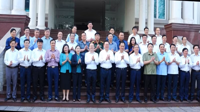 Lãnh đạo hai tỉnh đồng lòng xây dựng Thái Nguyên sau hợp nhất ổn định, phát triển. Lãnh đạo hai tỉnh đồng lòng xây dựng Thái Nguyên sau hợp nhất ổn định, phát triển.