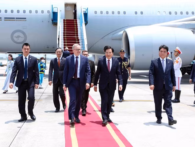 Thủ tướng Australia đến Hà Nội, bắt đầu thăm chính thức Việt Nam ảnh 1 Thủ tướng Australia đến Hà Nội, bắt đầu thăm chính thức Việt Nam ảnh 1
