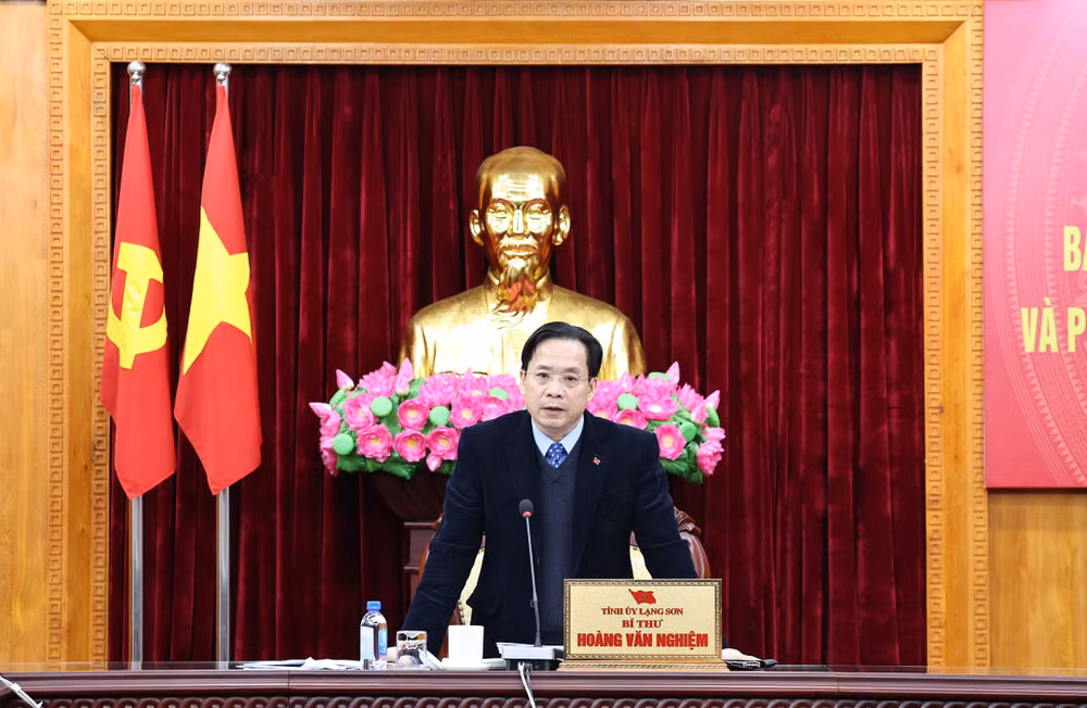 Đồng chí Hoàng Văn Nghiệm, Bí thư Tỉnh ủy Lạng Sơn phát biểu chỉ đạo hội nghị.