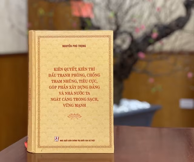 Cuốn sách về phòng chống tham nhũng, tiêu cực của Tổng Bí thư Nguyễn Phú Trọng. Ảnh: Nhà xuất bản Chính trị quốc gia Sự thật