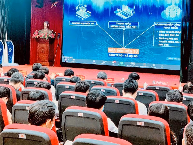 Cục Thuế Hải Phòng triển khai chương trình chuyển đổi số. Cục Thuế Hải Phòng triển khai chương trình chuyển đổi số.