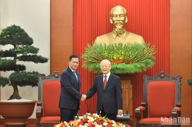 Tổng Bí thư Nguyễn Phú Trọng tiếp Thủ tướng Vương quốc Campuchia Samdech Moha Bovor Thipadei Hun Manet. (Ảnh: ĐĂNG KHOA)