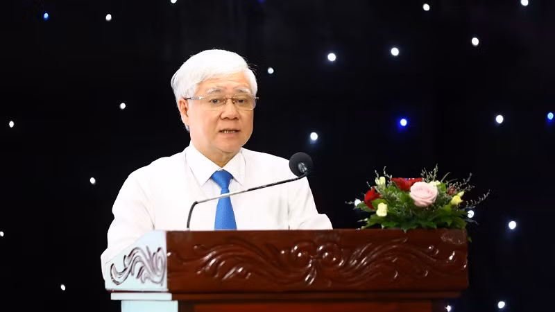 Đồng chí Đỗ Văn Chiến phát biểu tại hội nghị.