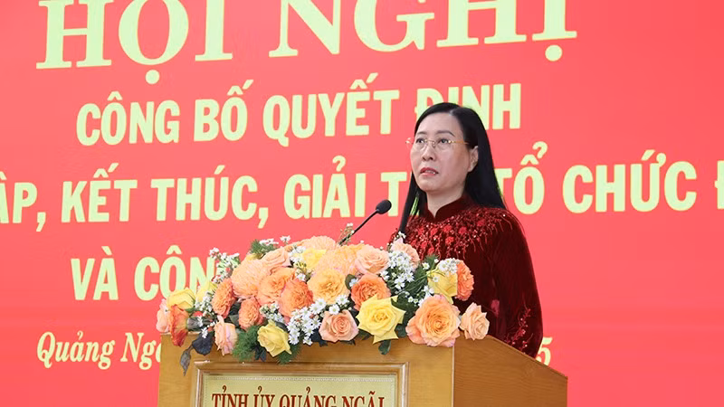 Bí thư Tỉnh ủy Quảng Ngãi Bùi Thị Quỳnh Vân phát biểu tại hội nghị. Bí thư Tỉnh ủy Quảng Ngãi Bùi Thị Quỳnh Vân phát biểu tại hội nghị.