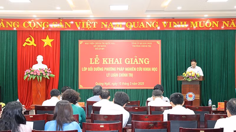 Quang cảnh lễ khai giảng lớp bồi dưỡng. Quang cảnh lễ khai giảng lớp bồi dưỡng.