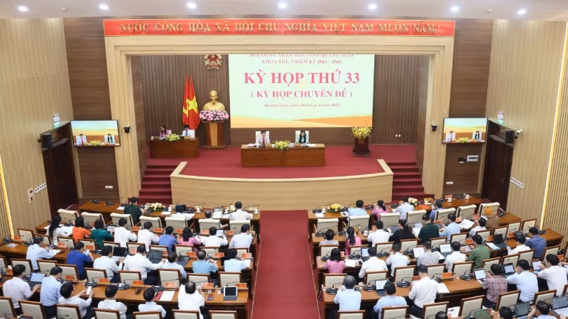 Quang cảnh kỳ họp.