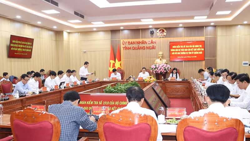Quang cảnh buổi làm việc.