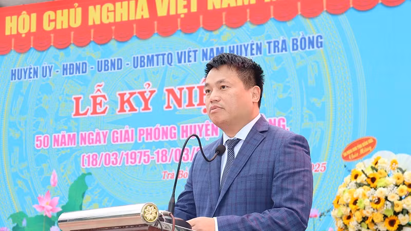 Đồng chí Đặng Ngọc Huy, Phó Bí thư Thường trực Tỉnh ủy, Trưởng Đoàn đại biểu Quốc hội tỉnh Quảng Ngãi, phát biểu tại buổi lễ. Đồng chí Đặng Ngọc Huy, Phó Bí thư Thường trực Tỉnh ủy, Trưởng Đoàn đại biểu Quốc hội tỉnh Quảng Ngãi, phát biểu tại buổi lễ.