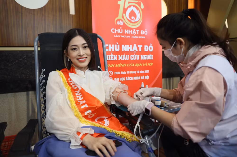 Á hậu Phương Nga tham gia Chương trình Chủ nhật Đỏ