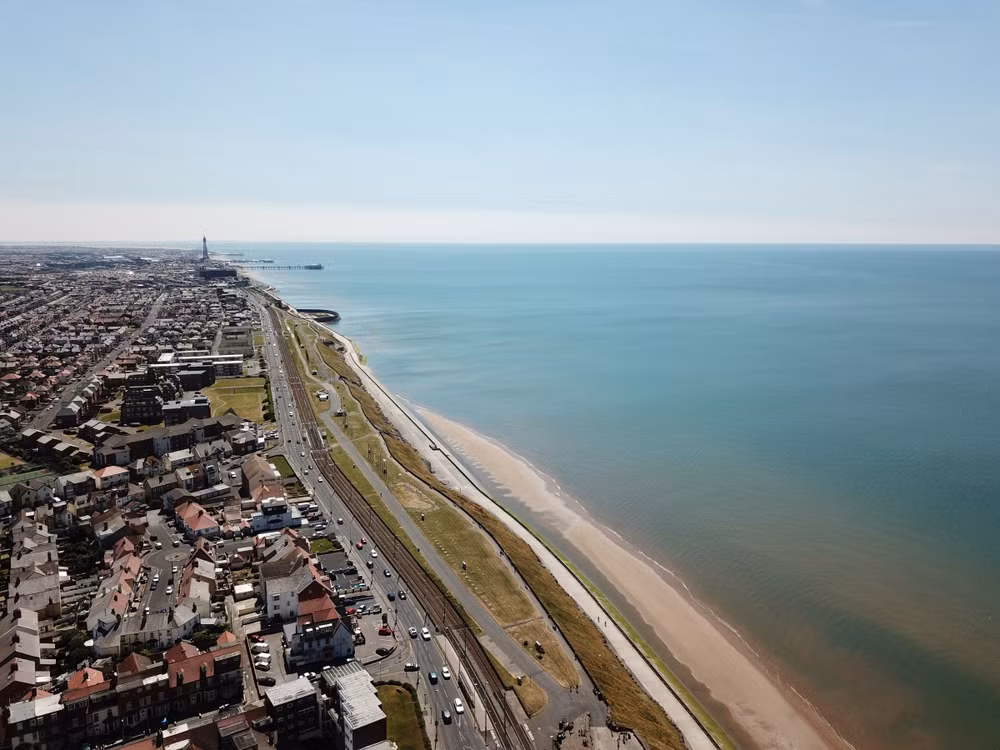Blackpool là thành phố biển nổi tiếng với nhiều khu nghỉ dưỡng cạnh biển. (Ảnh: Booking.com) Blackpool là thành phố biển nổi tiếng với nhiều khu nghỉ dưỡng cạnh biển. (Ảnh: Booking.com)