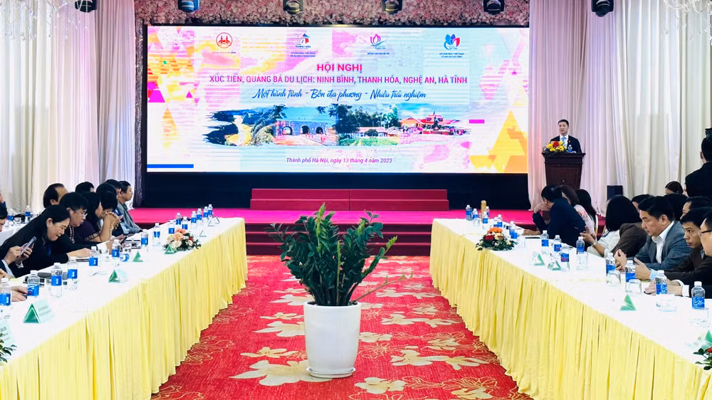 Toàn cảnh Hội nghị xúc tiến, quảng bá du lịch Ninh Bình - Thanh Hóa - Nghệ an - Hà Tĩnh. (Ảnh: CTV)