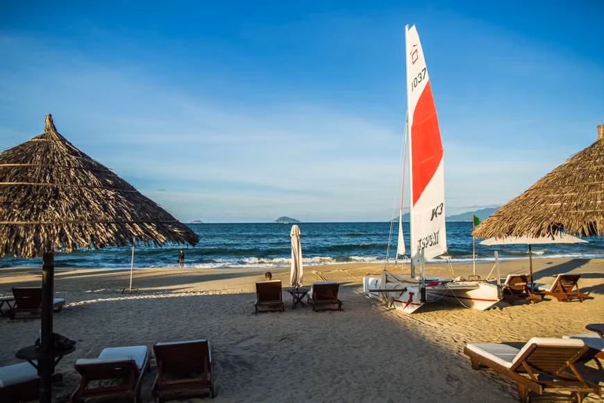 An Bàng là bãi biển nguyên sơ tuyệt đẹp cách thành phố Hội An chỉ 3km. (Ảnh: vietnamtravel) An Bàng là bãi biển nguyên sơ tuyệt đẹp cách thành phố Hội An chỉ 3km. (Ảnh: vietnamtravel)