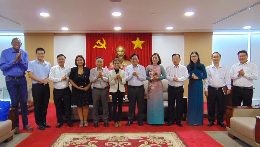 Lãnh đạo tỉnh Bình Dương tiếp đoàn công tác Báo Granma và Báo Nhân Dân.