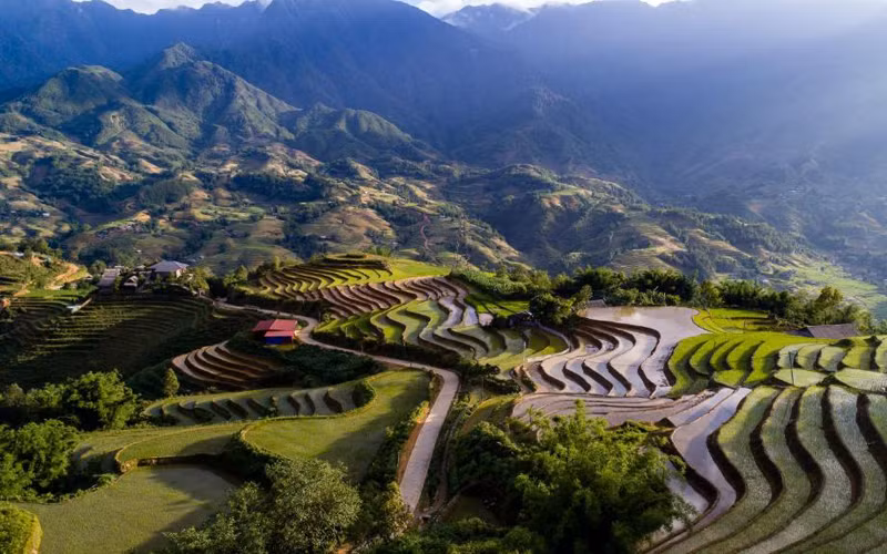 Việt Nam có vô số thắng cảnh tự nhiên được bảo tồn nguyên vẹn. (Ảnh: vietnamtravel) Việt Nam có vô số thắng cảnh tự nhiên được bảo tồn nguyên vẹn. (Ảnh: vietnamtravel)