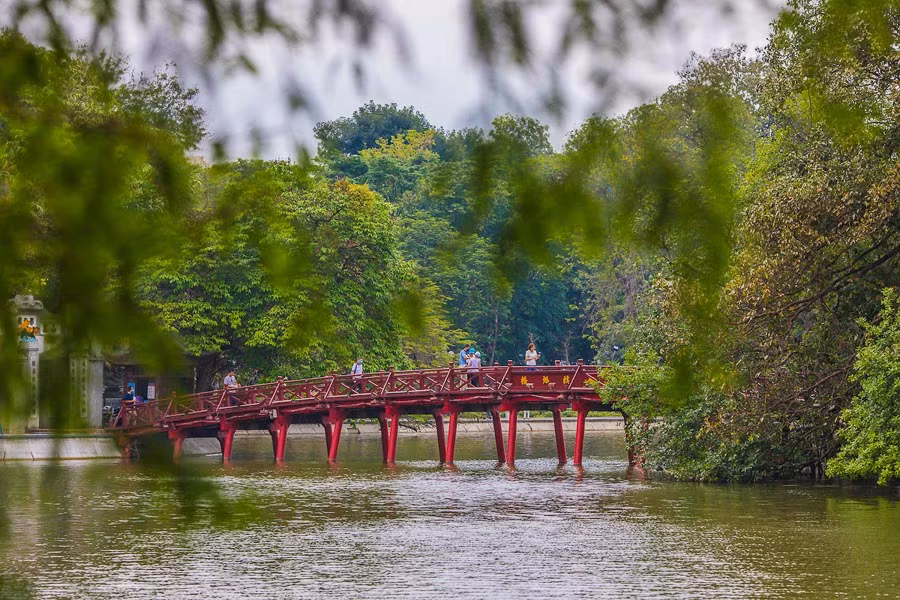 Thủ đô Hà Nội cũng là điểm đến được nhiều du khách lựa chọn. (Ảnh: vietnam.travel) Thủ đô Hà Nội cũng là điểm đến được nhiều du khách lựa chọn. (Ảnh: vietnam.travel)
