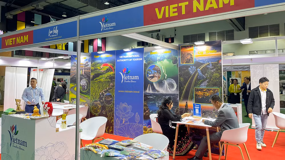 Nhiều địa phương tham gia giới thiệu tại Gian hàng Du lịch Việt Nam tại TRAVEX 2024. (Ảnh: Cục Du lịch Quốc gia Việt Nam)