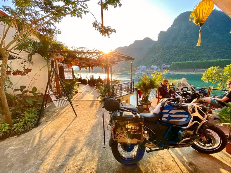 Du khách trên toàn cầu của Booking.com đã bình chọn Phong Nha-Kẻ Bàng là địa danh hàng đầu thế giới dành cho trải nghiệm khám phá bằng xe máy. (Ảnh: Booking.com) Du khách trên toàn cầu của Booking.com đã bình chọn Phong Nha-Kẻ Bàng là địa danh hàng đầu thế giới dành cho trải nghiệm khám phá bằng xe máy. (Ảnh: Booking.com)