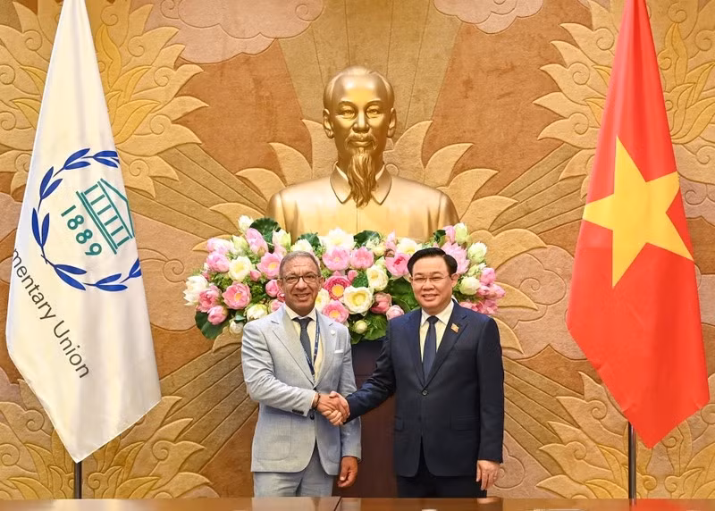 Chủ tịch Quốc hội Vương Đình Huệ và Chủ tịch IPU Duarte Pacheco tại buổi tiếp. (Ảnh: Duy Linh)