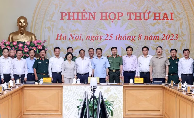 Thủ tướng và các thành viên Ban Chỉ đạo an toàn, an ninh mạng quốc gia, các đại biểu dự phiên họp thứ hai của Ban Chỉ đạo. Thủ tướng và các thành viên Ban Chỉ đạo an toàn, an ninh mạng quốc gia, các đại biểu dự phiên họp thứ hai của Ban Chỉ đạo.