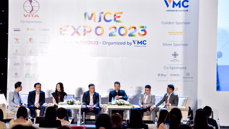 Các diễn giả thảo luận tại tọa đàm. (Ảnh: Ban tổ chức) Các diễn giả thảo luận tại tọa đàm. (Ảnh: Ban tổ chức)