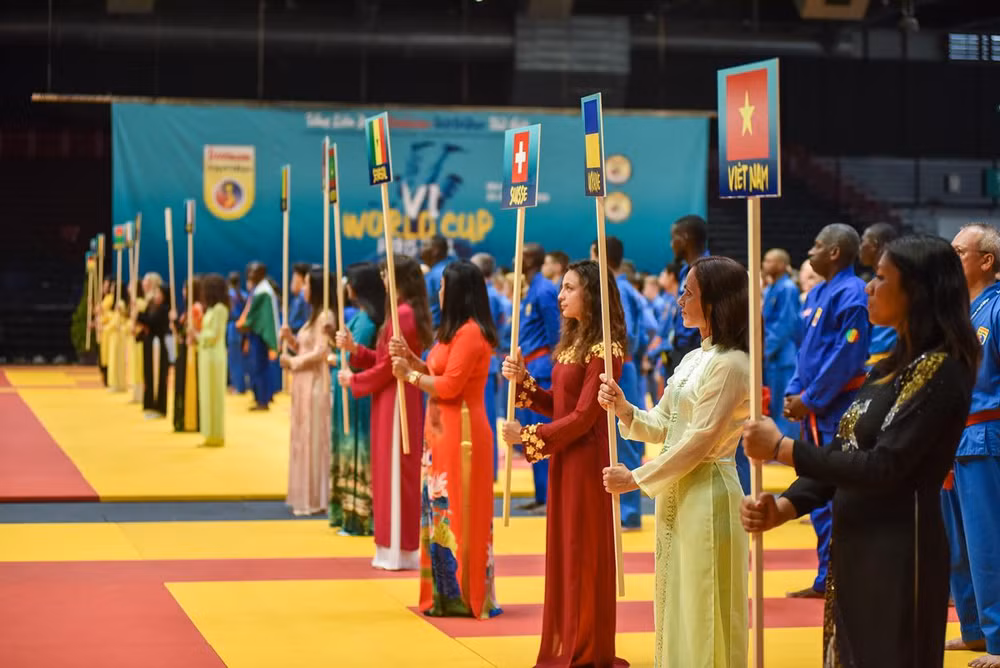 Các đội tuyển Vovinam - Việt Võ Đạo đến từ Việt Nam, Pháp, Đức, Australia, Mali, Senegal, Tây Ban Nha, Hoa Kỳ,... đều ngang tài ngang sức. (Ảnh: MINH DUY)