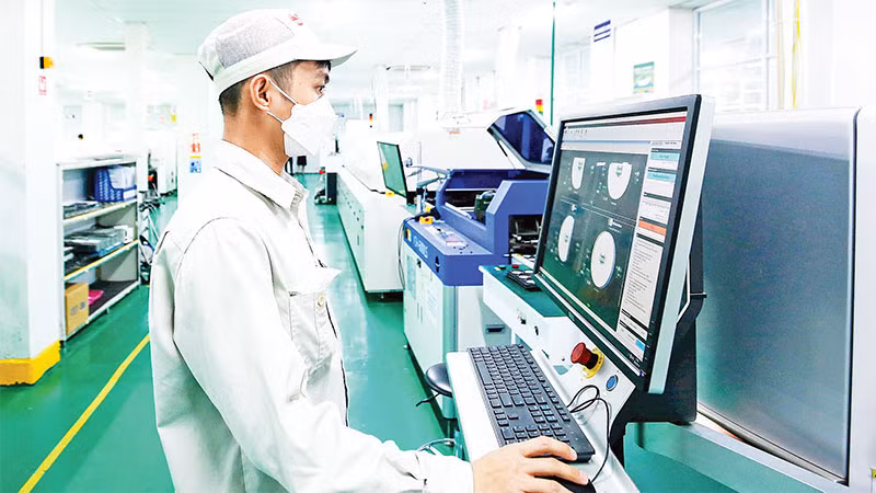 Sản xuất tại Công ty CP Bóng đèn, phích nước Rạng Đông.
